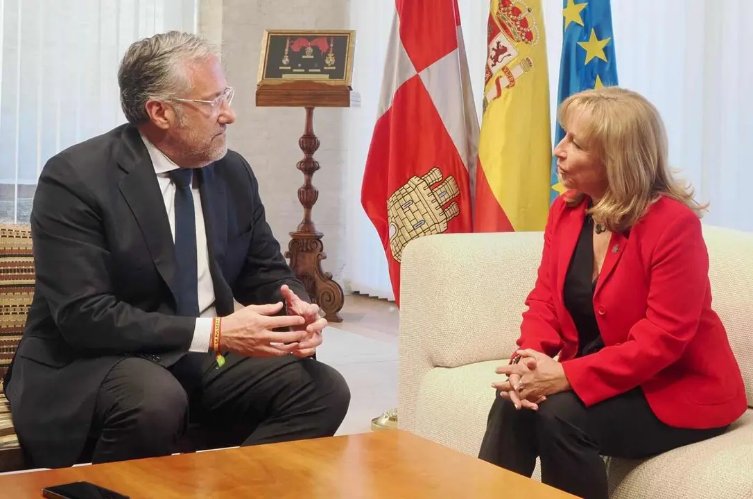 El presidente de las Cortes de Castilla y León, Carlos Pollán, ha recibido este martes en su despacho de la sede parlamentaria a Ana del Ser, nueva presidenta del Tribunal Superior de Justicia de Castilla y León (TSJCyL).
