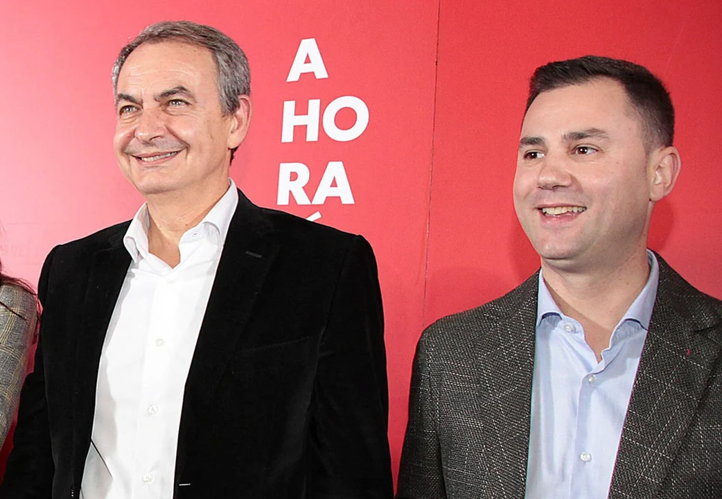 Zapatero, junto a Cendón, durante una cita electoral en León.