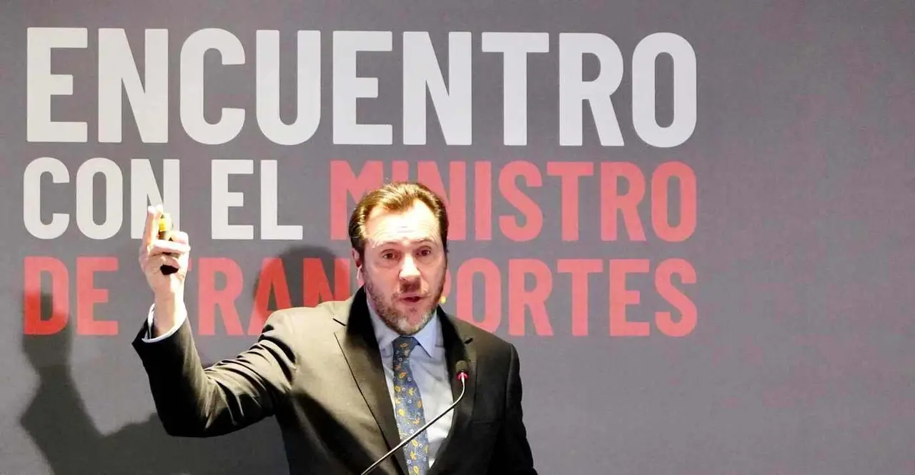 Encuentro con el ministro de Transportes y Movilidad Sostenible, Óscar Puente, que habla sobre ''El futuro de las infraestructuras en Castilla y León'', organizado por El Norte de Castilla. Foto: Ical