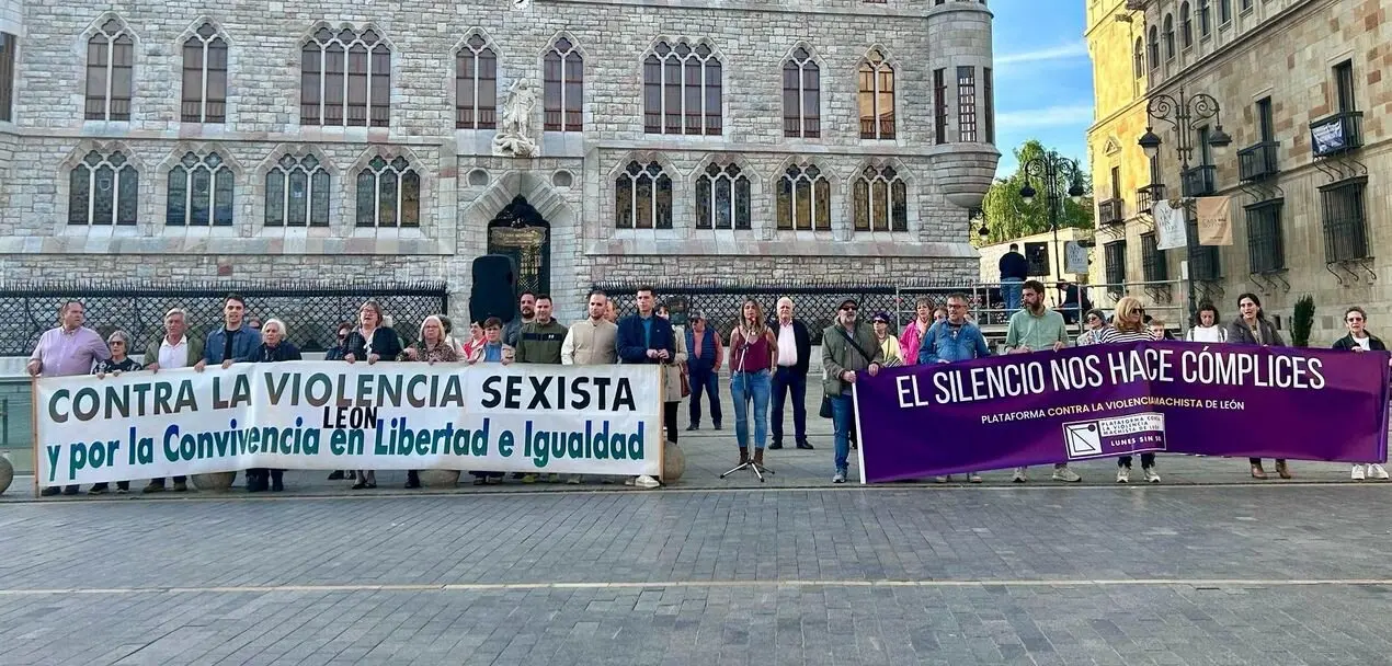 Nueva jornada de Los Lunes sin sol organizada por la Plataforma Contra la Violencia Machista de León.