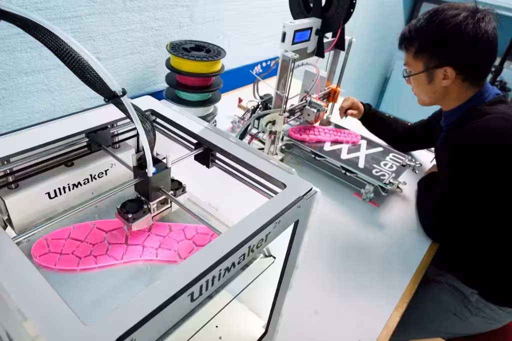 El Campus de Ponferrada impartirá un curso para aprender a customizar ropa con impresoras 3D.