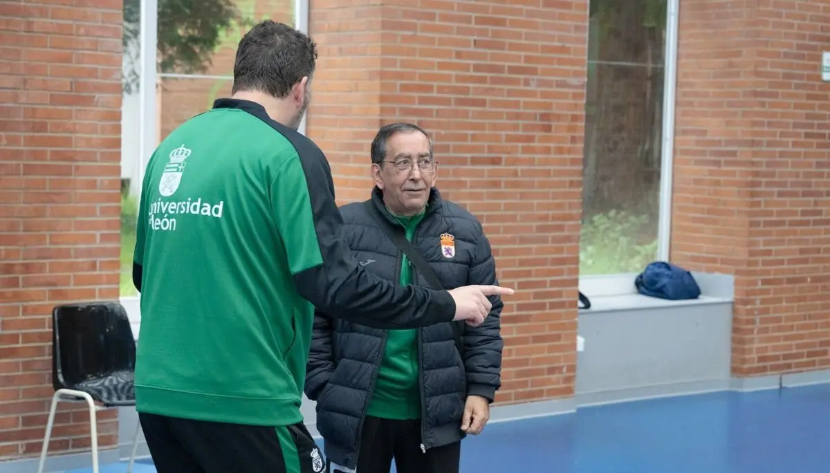 El referente histórico del voleibol en León, Pepe Valladares.