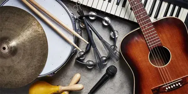 Imagen de archivo de instrumentos de música.