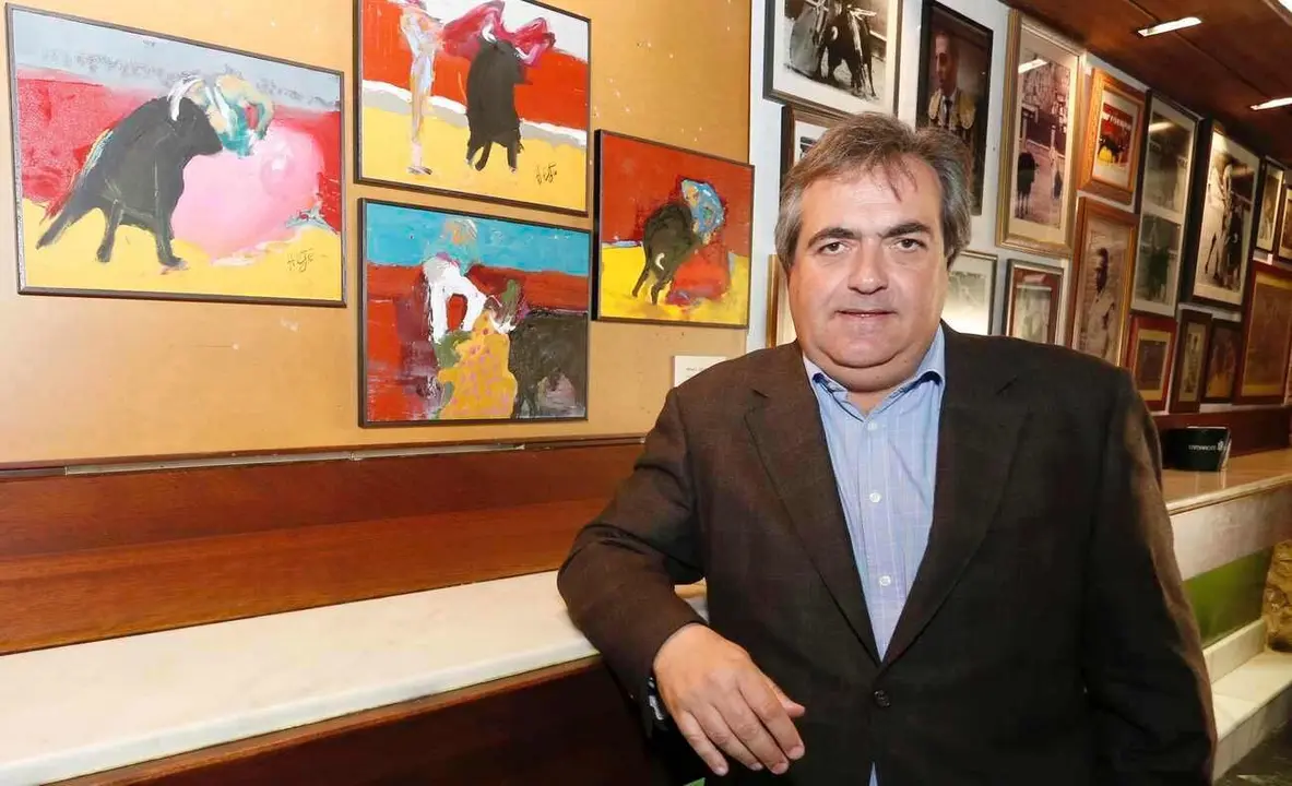 Manuel C. Cachafeiro, en el Camarote Madrid de León, durante la presentación de una exposición.