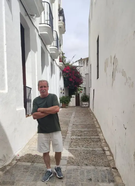 Alfredo en uno de los viajes que ha hecho después de jubilarse.