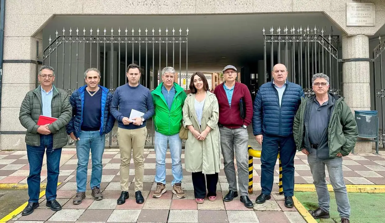 El PSOE de León ha trasladado este viernes su apoyo incondicional a la Azucarera de La Bañeza y a todo el sector remolachero de la provincia, en un contexto de creciente incertidumbre sobre el futuro de la planta.