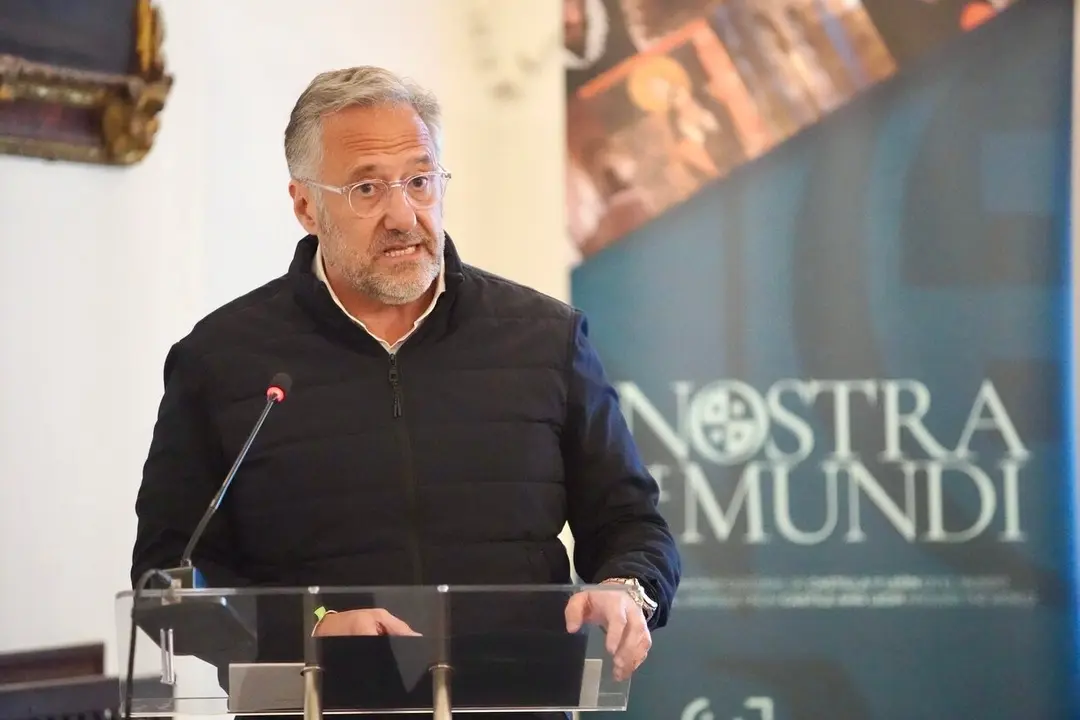 El presidente de las Cortes Autonómicas y de la Fundación de Castilla y León, Carlos Pollán, asiste a la presentación del proyecto ‘Nostra et Mundi’.  Fotos: Campillo