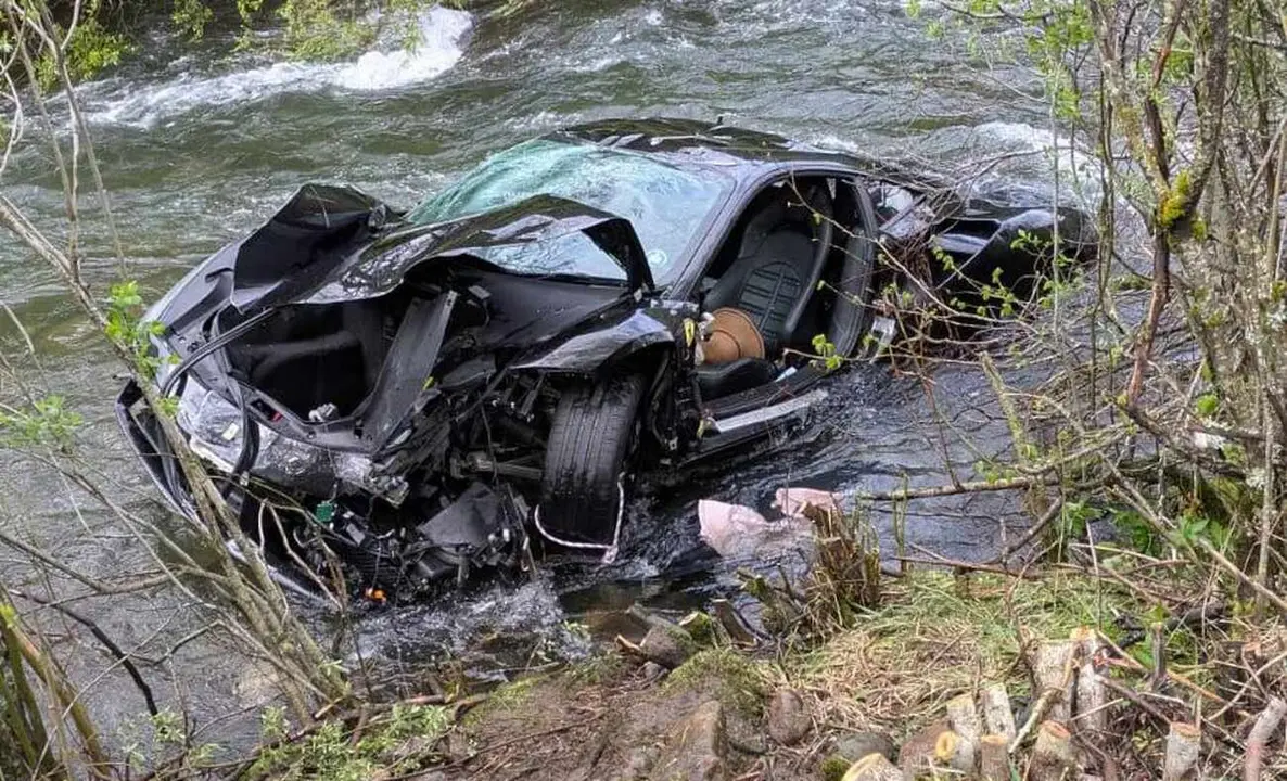 Imagen del vehículo accidentado en una fotografía tomada por Bomberos del Sepeis de Diputación.