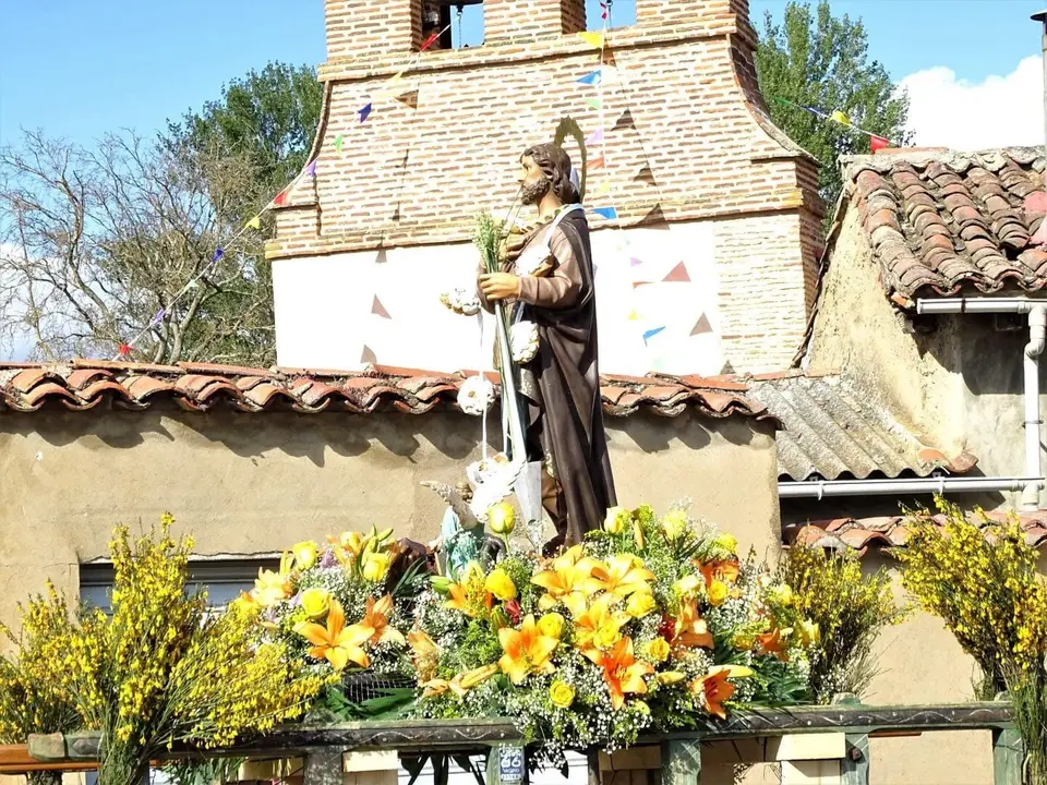 Imagen de San Isidro Labrador, patrono de Villaobispo de las Regueras.