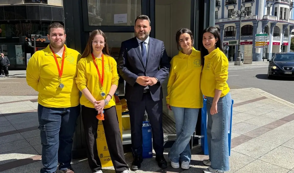 El Ayuntamiento de León y Ecoembes presentan la campaña 'Movimiento imparable' para impulsar el reciclaje.