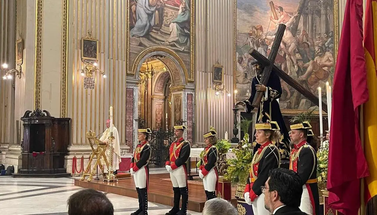 La solemnidad marcó la presencia del Nazareno en Roma en esta primera jornada.