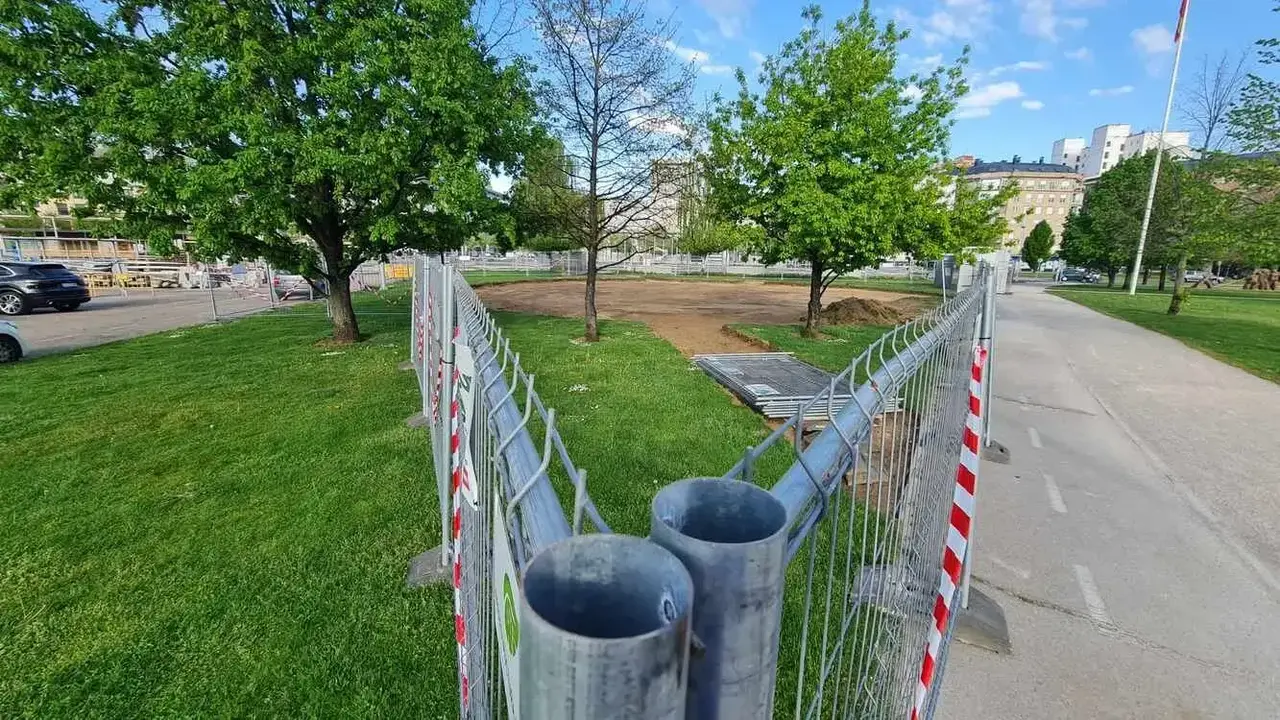 Imagen de los trabajos acometidos en una zona verde de la ciudad.