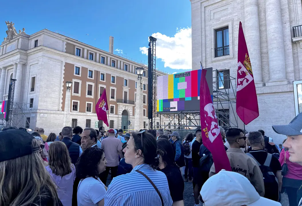 La Cofradía del Dulce Nombre de Jesús Nazareno regresa a León tras su participación en el Jubileo de las Cofradías.