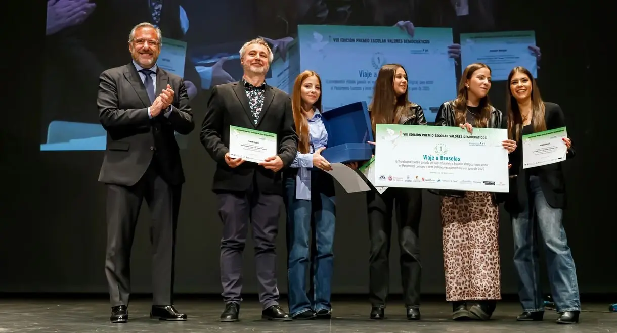 El IES Europa de Ponferrada, ganador de la octava edición del Premio Valores Democráticos.