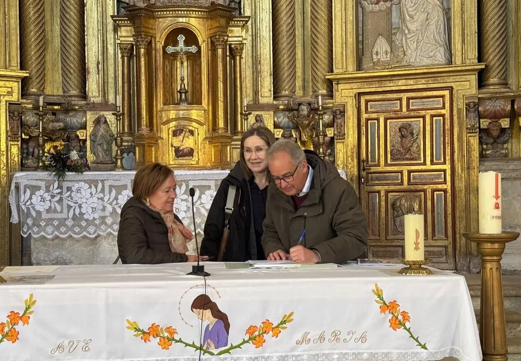 La jefa territorial de Cultura firma el fin de las labores de limpieza.