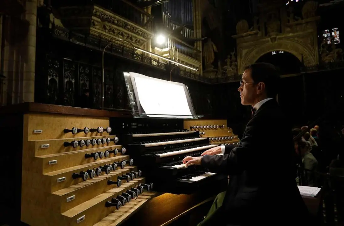 Carlos Fernández Bollo ofrecerá un concierto de órgano en la Catedral de León.