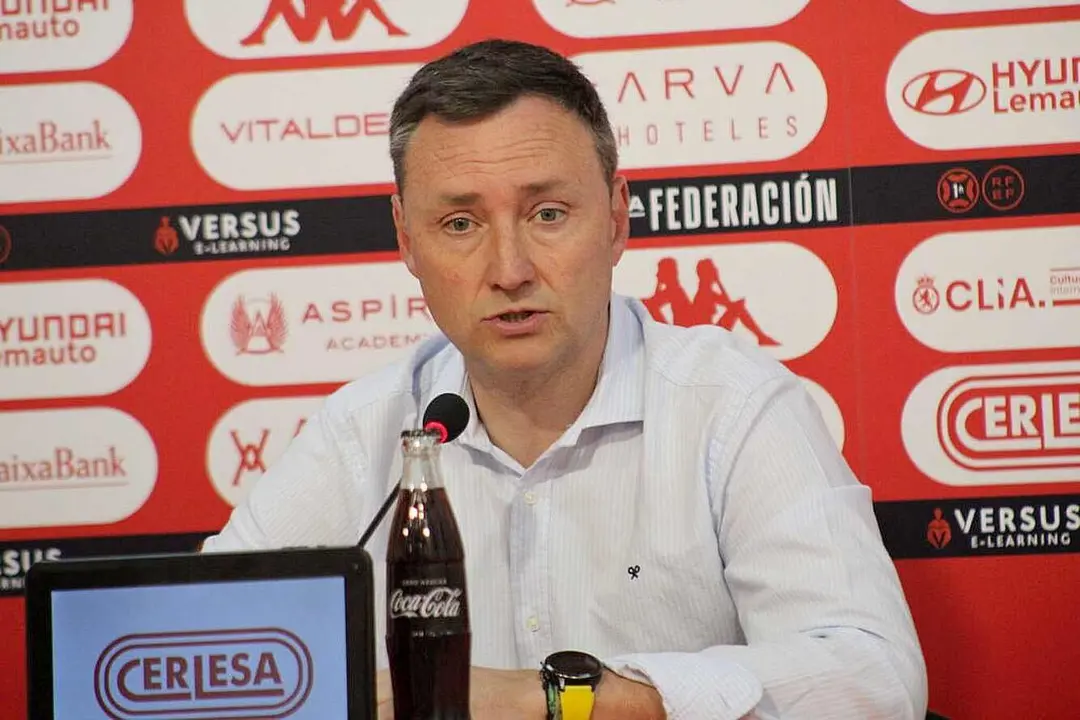 Raul Llona, durante la rueda de prensa de este viernes.