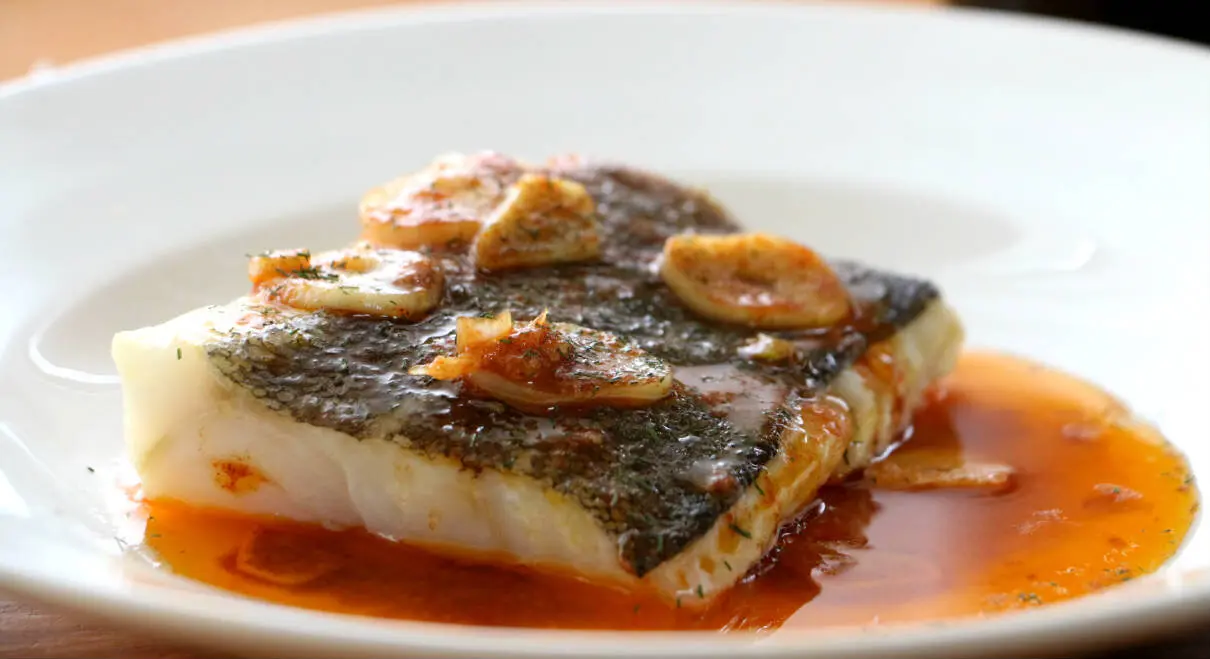 Bacalao al ajo arriero, plato típico de la cocina leonesa.