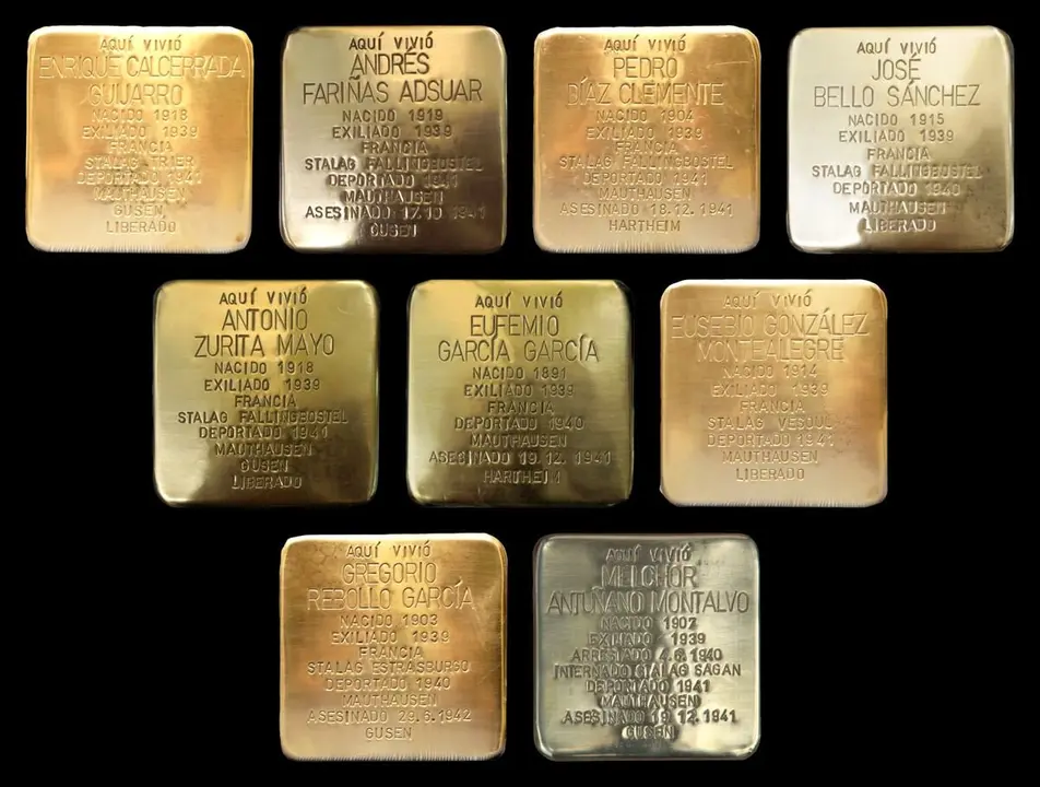 Las piedras para no olvidar o 'stolpersteine'. / FORO POR LA MEMORIA