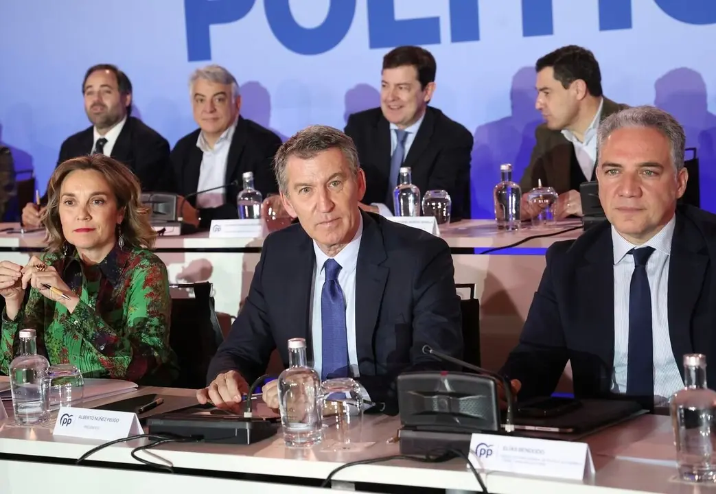 El presidente de la Junta ,Alfonso Fernández Mañueco, asiste a la reunión de la Junta Directiva Nacional del PP, que preside Alberto Núñez Feijóo.
