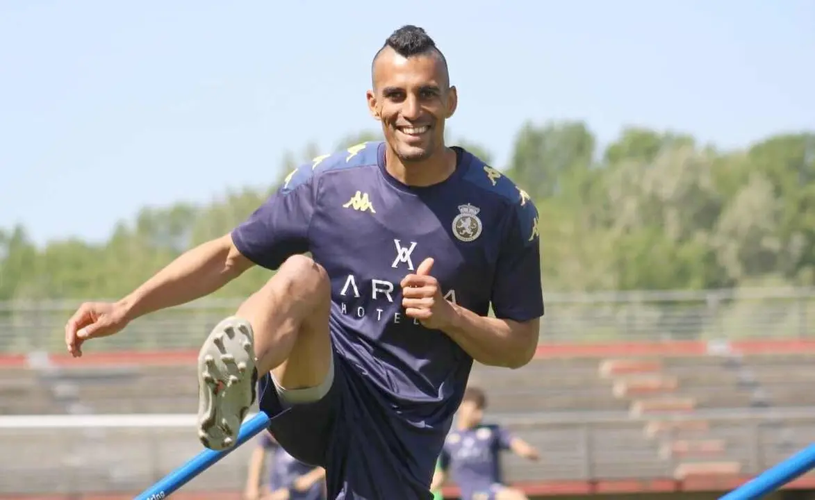 Victor, con su singular look, este martes.