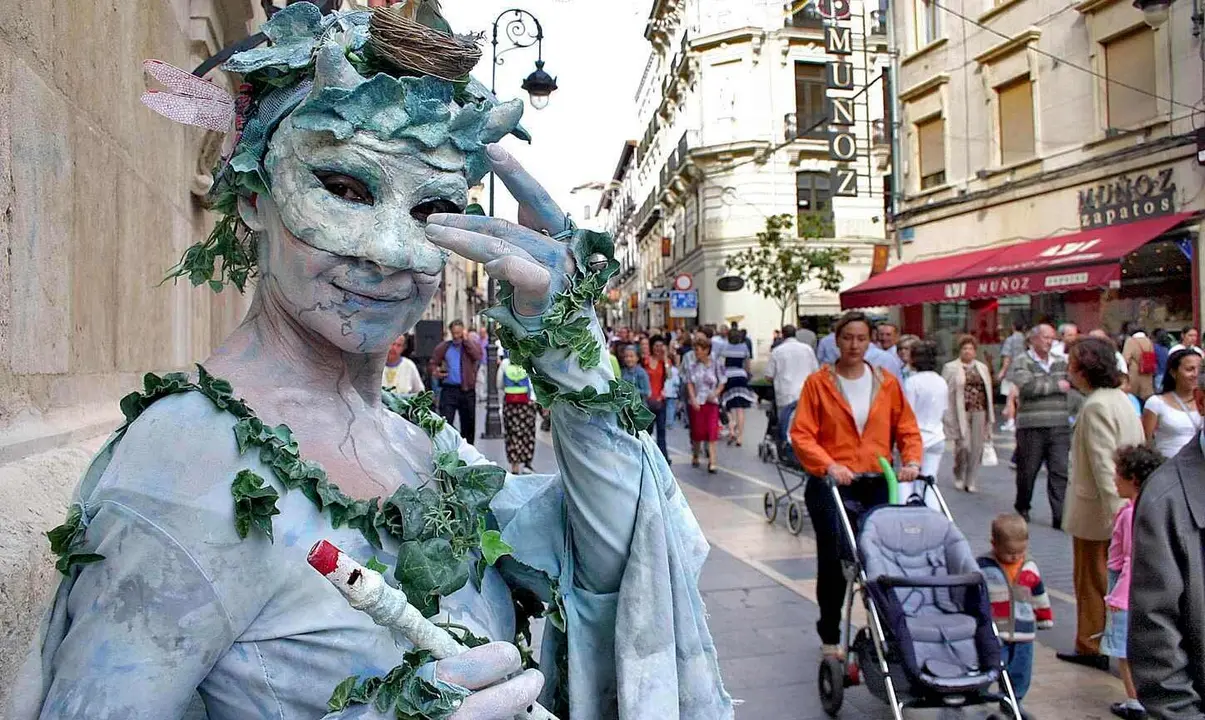 Mimos en la Calle Ancha, la vía que ahora entra en proceso de renovación. Foto: Peio García