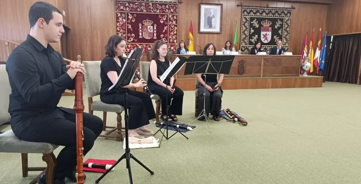 Expertos internacionales analizan en León las religiones desde la antropología, el derecho, la filología o el arte.