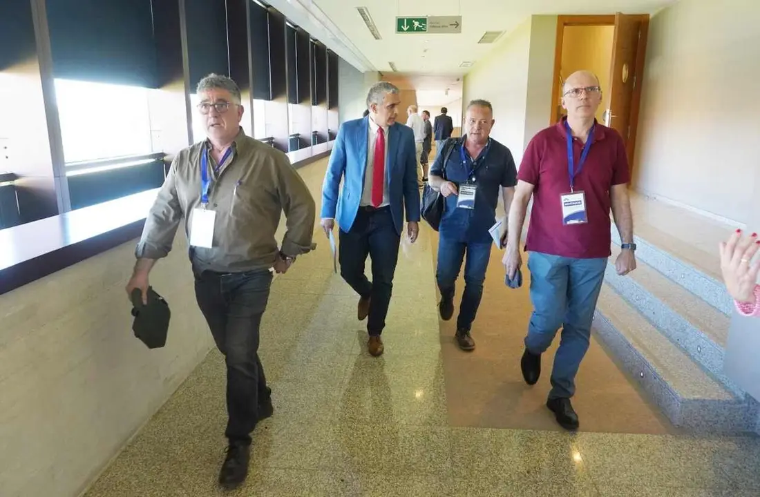 El comité de empresa de La Azucarera, a la salida de una de las reuniones.