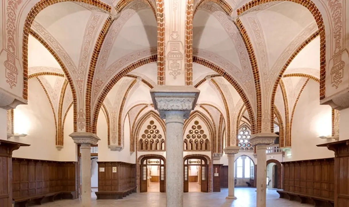 Imagen del interior del Museo de los Caminos del Palacio de Gaudí de Astorga.