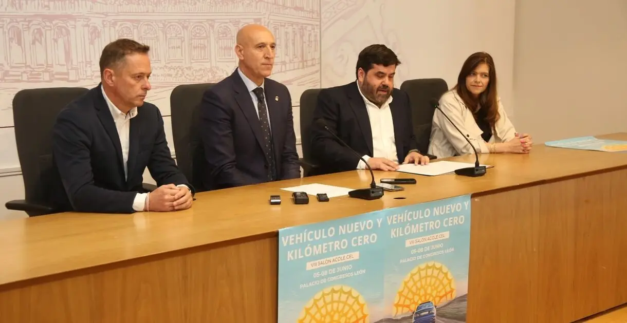 El alcalde de León, José Antonio Diez, y representantes de ACOLE, Roberto Rodríguez, Carmen Santos y Julio Cabanas, han presentado este lunes la Feria.