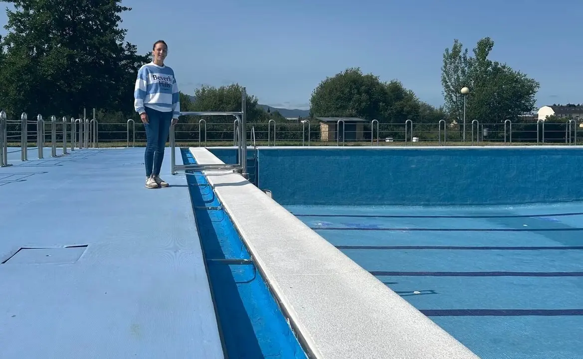 El Ayuntamiento de Ponferrada ha efectuado mejoras en el rebosadero de la piscina de Fuentesnuevas.