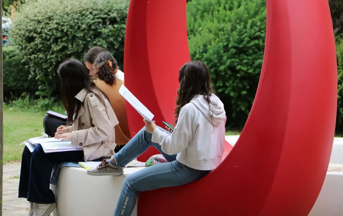 Estudiantes se enfrentan a la Prueba de Acceso a la Universidad (PAU) en Le&oacute;n en 2025.