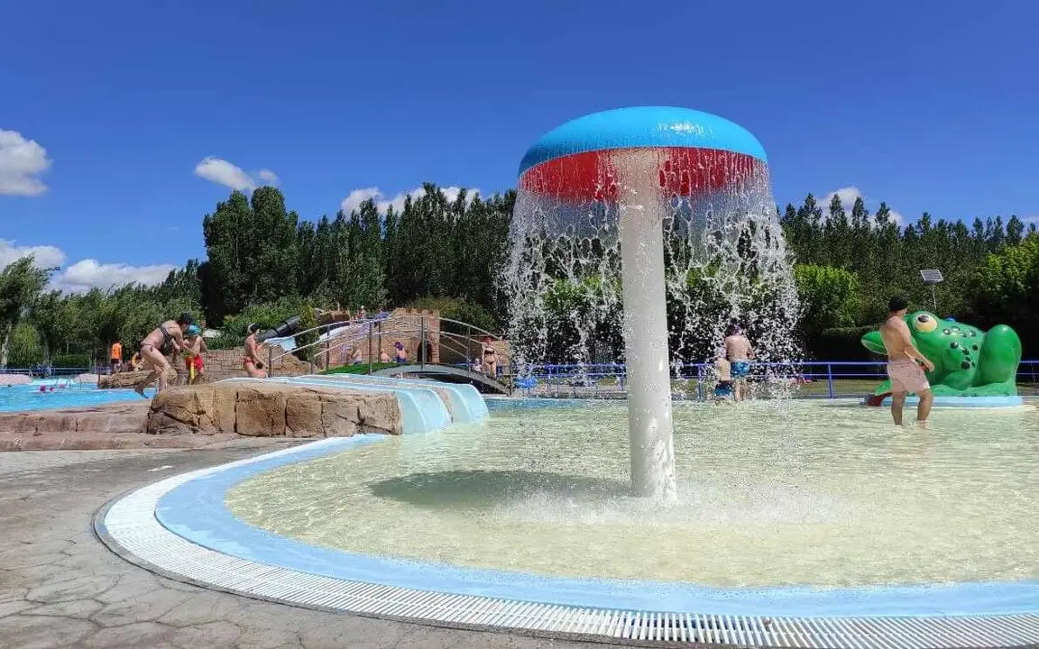 Imagen de las piscinas de Valencia de Don Juan.