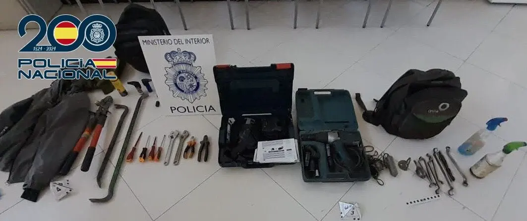 Algunos de los objetos sustraídos por los dos detenidos este madrugada en San Andrés.