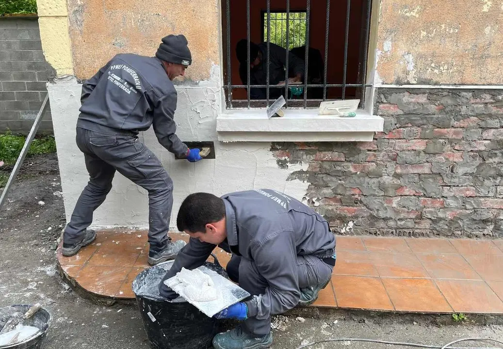 El Ayuntamiento de Ponferrada, a través del Programa Público Mixto de Empleo y Formación ‘Ponsferrata II’, ha finalizado la rehabilitación de las antiguas escuelas de Valdefrancos.