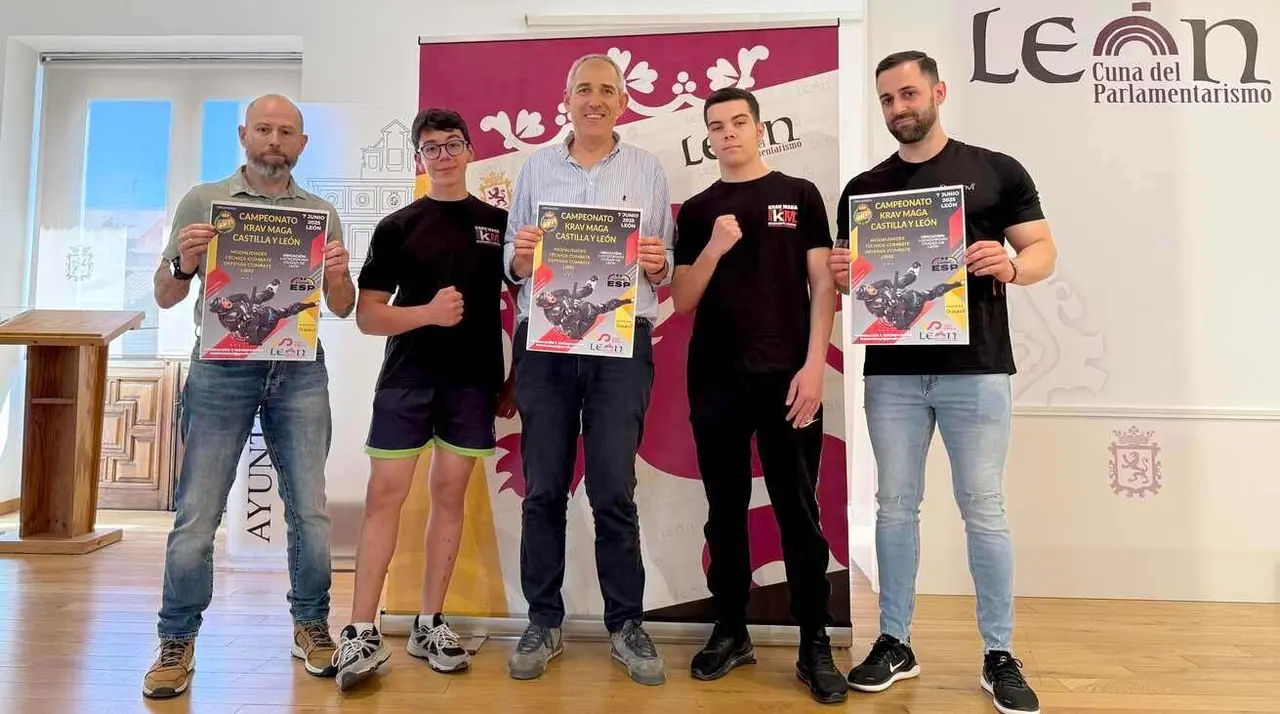 El concejal de Deportes, Vicente Canuria, durante la presentación de la competición de Krav Maga.