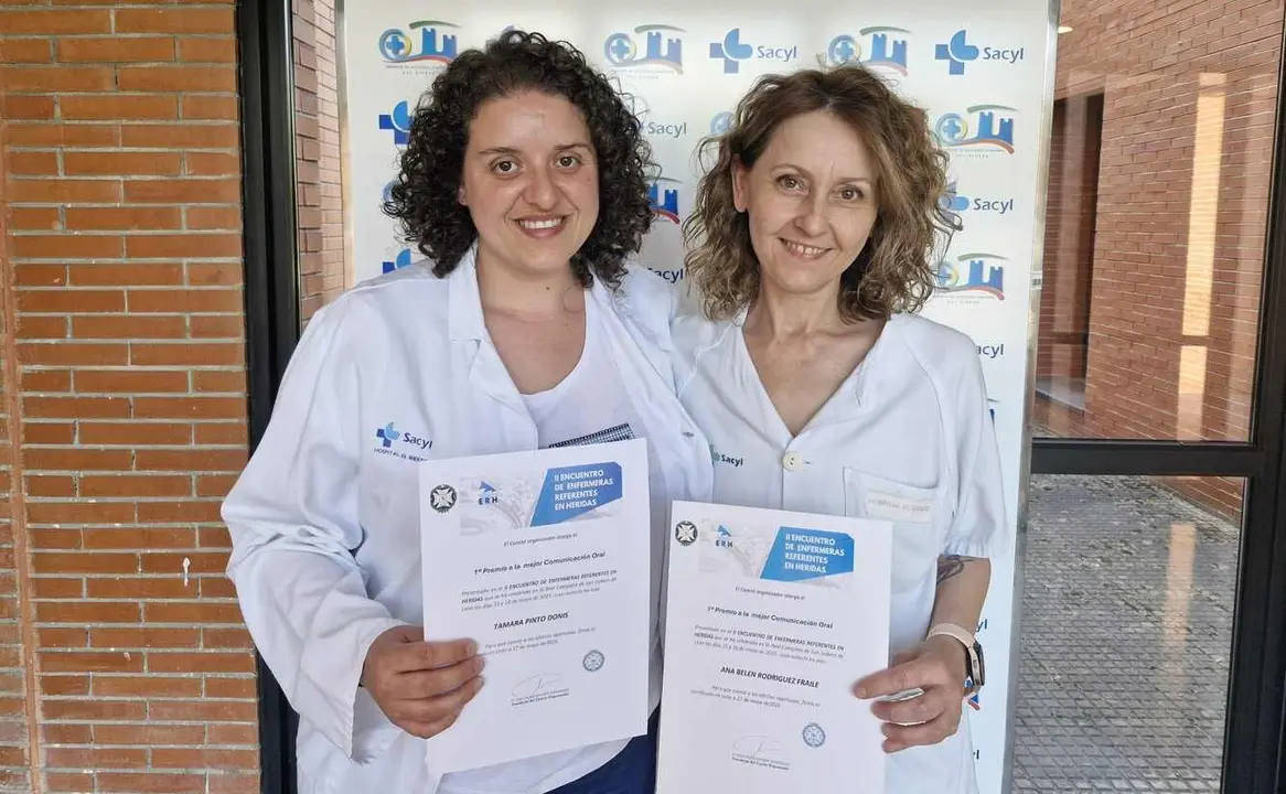 Dos enfermeras de la Gerencia de Asistencia Sanitaria del Bierzo, Gasbi, Ana Belén Rodríguez y Tamara Pinto, ganan el primer premio a ‘Mejor comunicación oral’ en el II Encuentro de Enfermeras Referentes en Heridas.