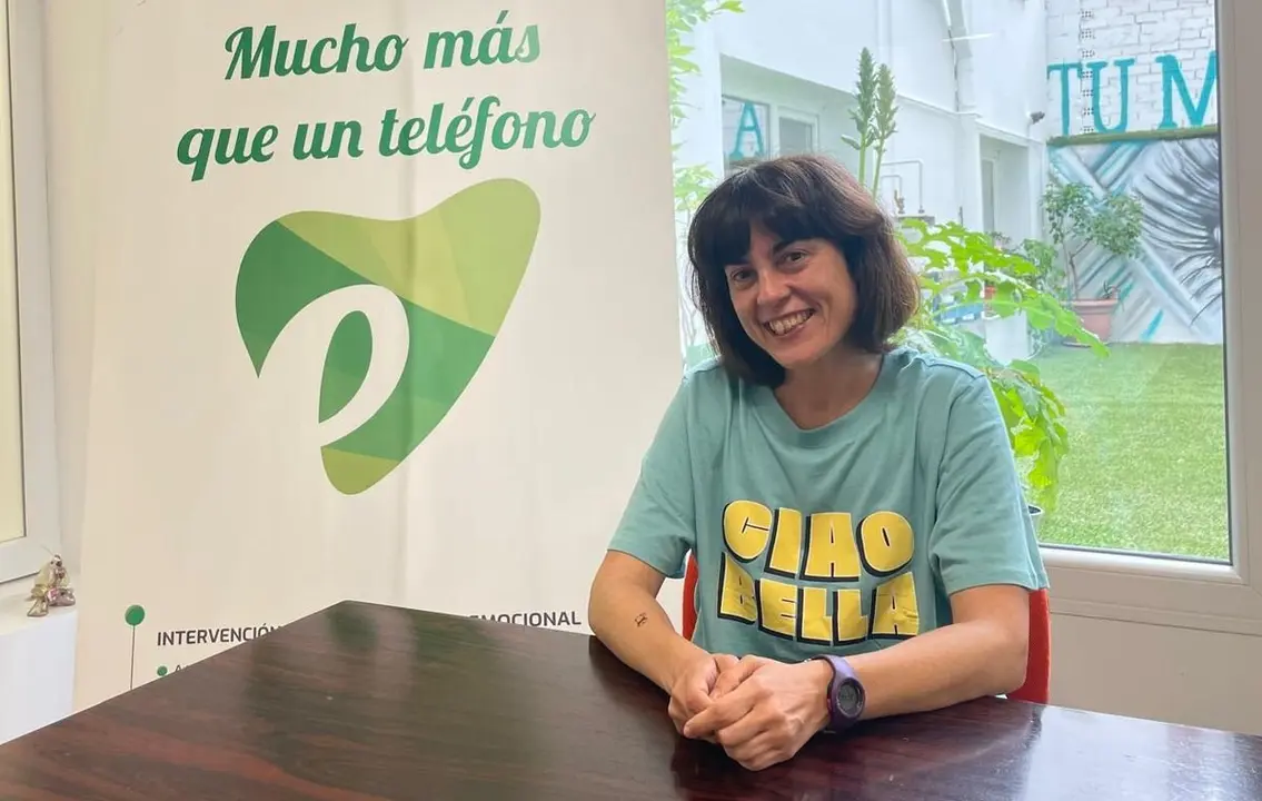 Carmen Martín, en la sede del Teléfono de la Esperanza.
