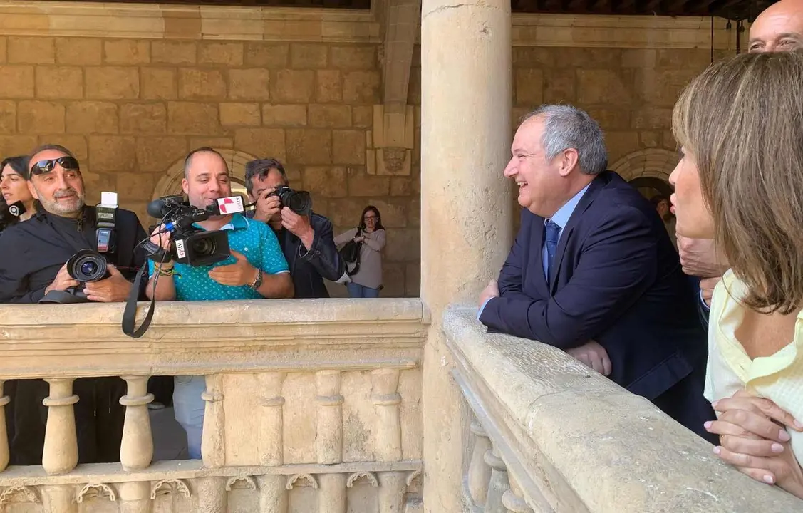 El ministro de Industria y Turismo, Jordi Hereu, ha anunciado este viernes en Le&oacute;n el inicio del proceso de ampliaci&oacute;n del Parador de San Marcos, una actuaci&oacute;n que responde a una &ldquo;vieja aspiraci&oacute;n&rdquo; y que supondr&aacute; una inversi&oacute;n total de m&aacute;s de 30 millones de euros, incluyendo 1,5 millones ya asignados para el proyecto t&eacute;cnico inicial. Fotos: A.F. Reca