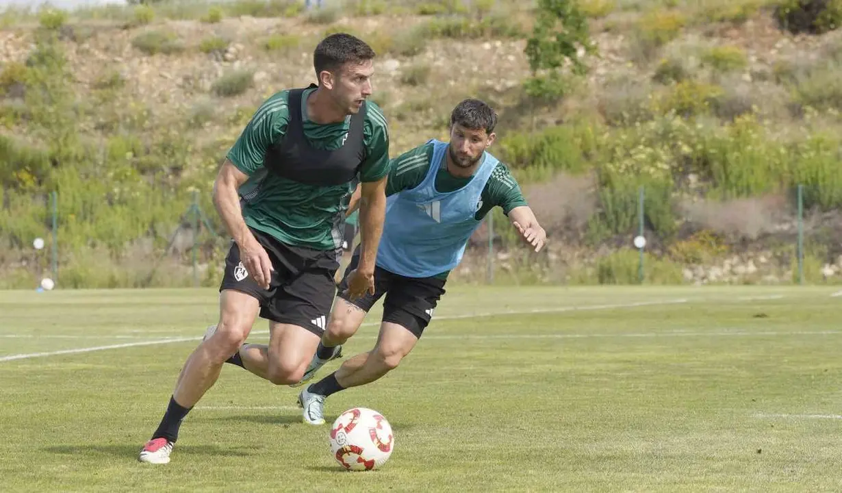 La plantilla de la Ponferradina, en su última sesión de entrenamiento.