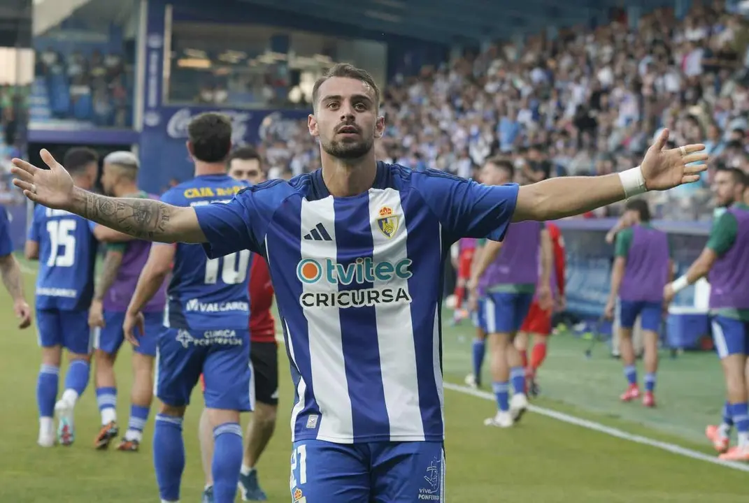 La Ponferradina, muy solvente, marca la diferencia en El Toralín.