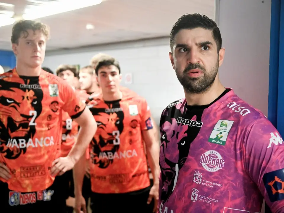 El portero iran&iacute; Saeid Barkhordari durante un partido de esta temporada con el Abanca Ademar. Foto: Isaac Llamazares