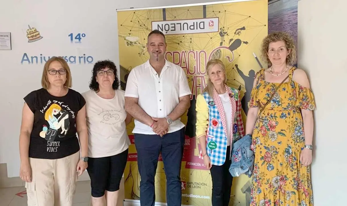 El diputado del área junto a las responsables del proyecto didáctico.