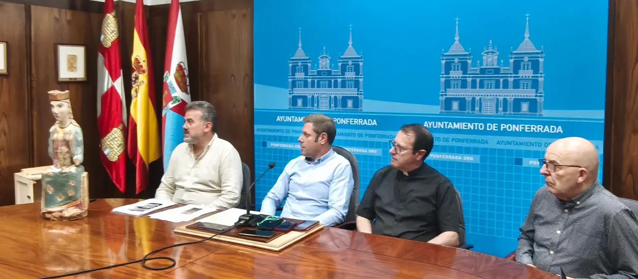Ponferrada elabora una réplica de Nuestra Señora del Refugio de Compostilla que se podrá ver en la iglesia del barrio.