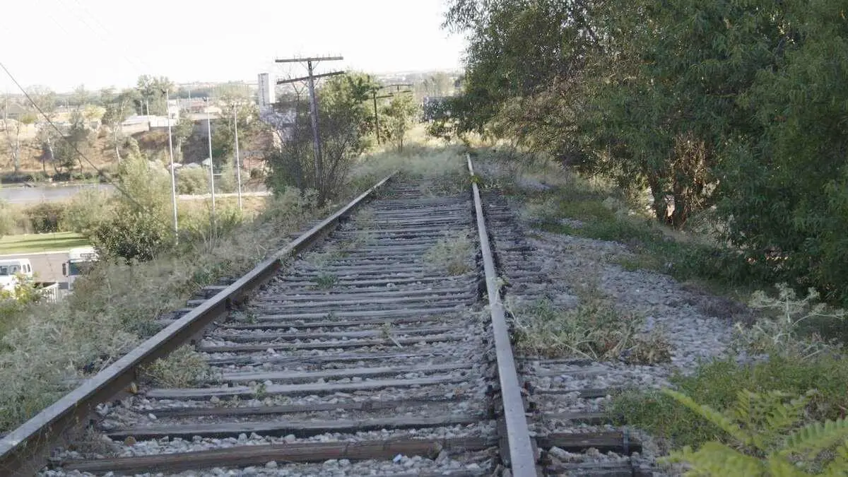 Imagen de la línea, hoy abandonada y pendiente de recuperación.