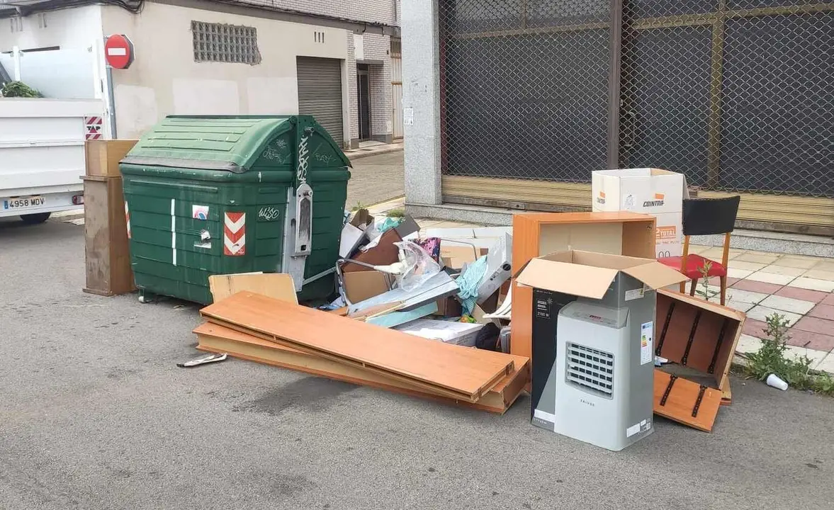 Basura en San Andrés del Rabanedo.