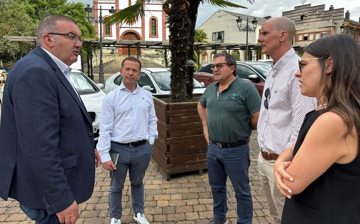 La Diputación de León acometerá este año la obra para arreglar la avenida Santalla de Oscos en Toral de los Vados.