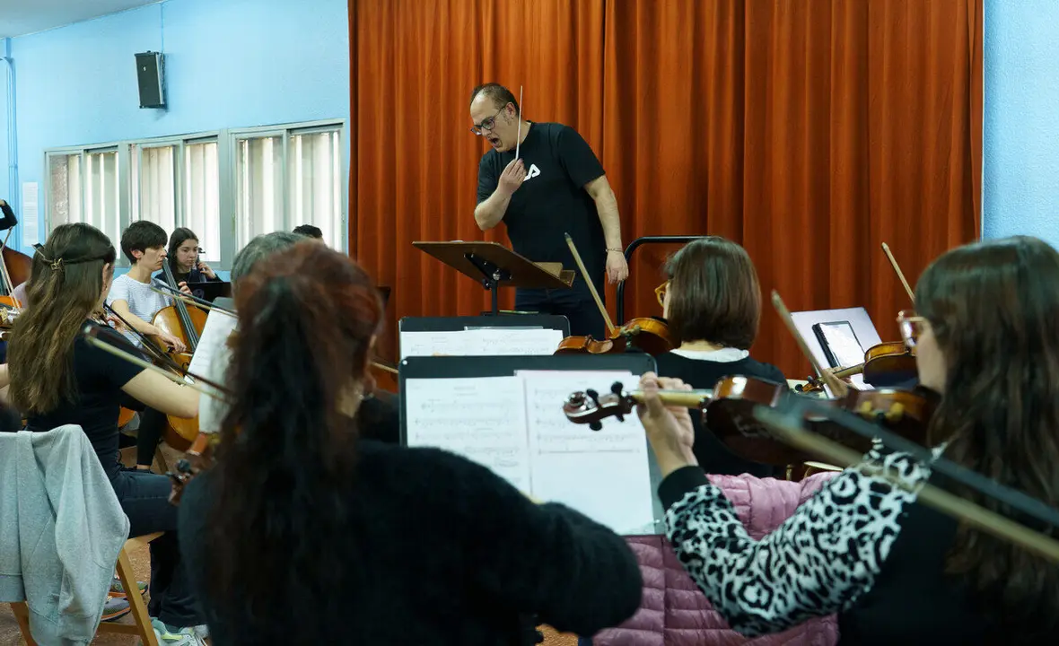 Ensayo de la Orquesta Sinf&oacute;nica de Ponferrada dirigida por Manuel Alejandre