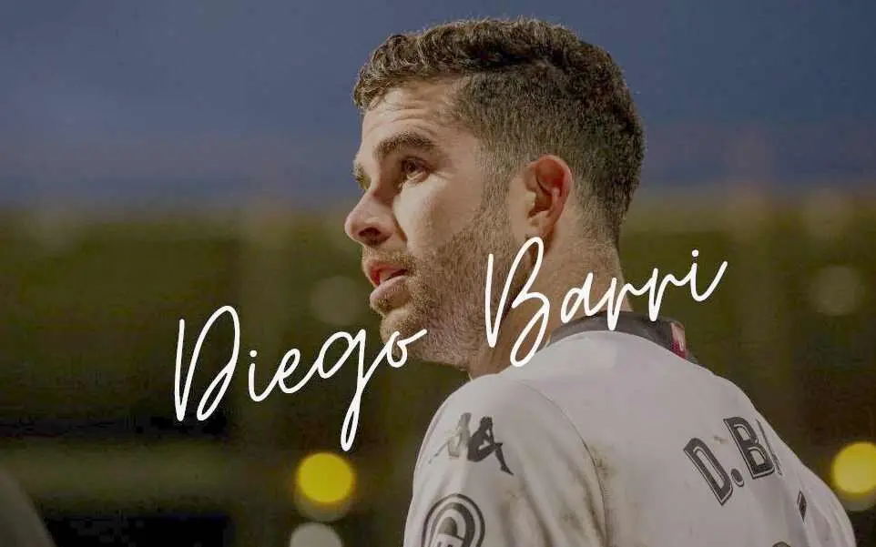 El mediocentro no entra en los planes del nuevo proyecto del club leonés pese a su papel clave en la temporada del ascenso.
