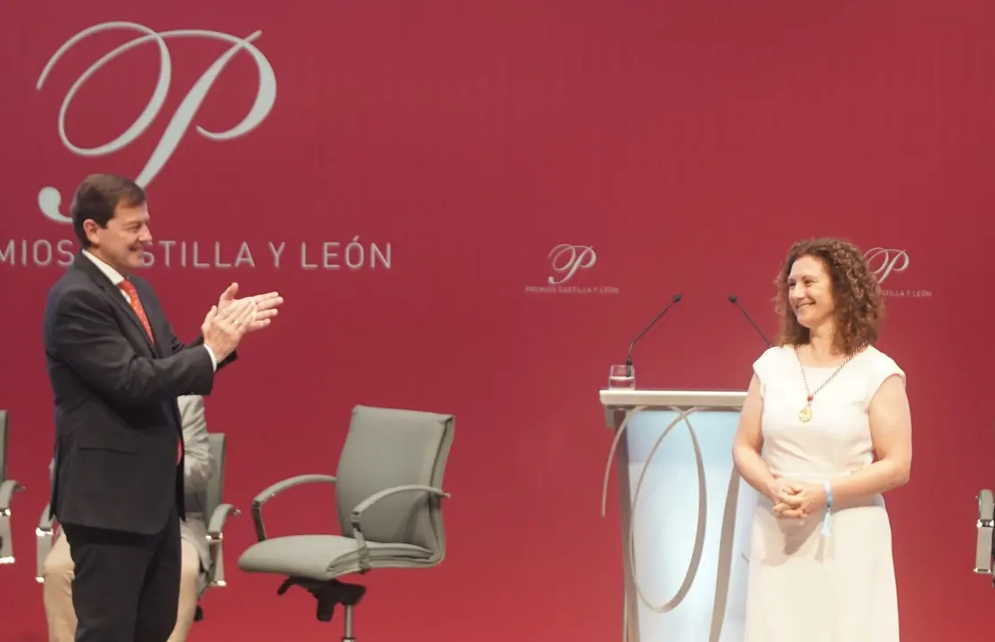 El presidente de la Junta de Castilla y León, Alfonso Fernández Mañueco, anunció este miércoles que los hospitales de Segovia y El Bierzo contarán en este año con exoesqueletos.